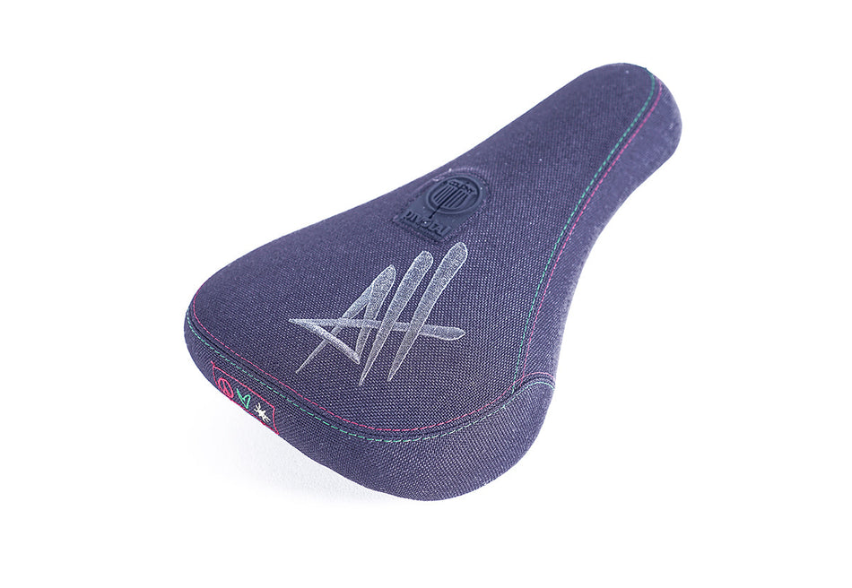 Colony  Pivotal Seat Fat Size Alex Hiam Signature