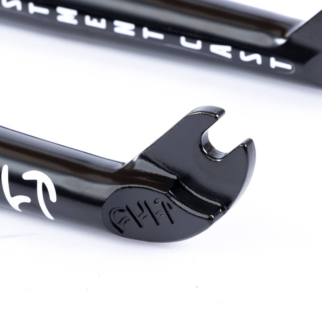 Cult IC Sect V4 18" Forks 28mm Rake - Black 10mm (3/8") | BMX